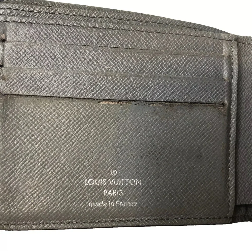 Louis Vuitton Taiga Leather Bifold Gray Men’s Wallet Made In France